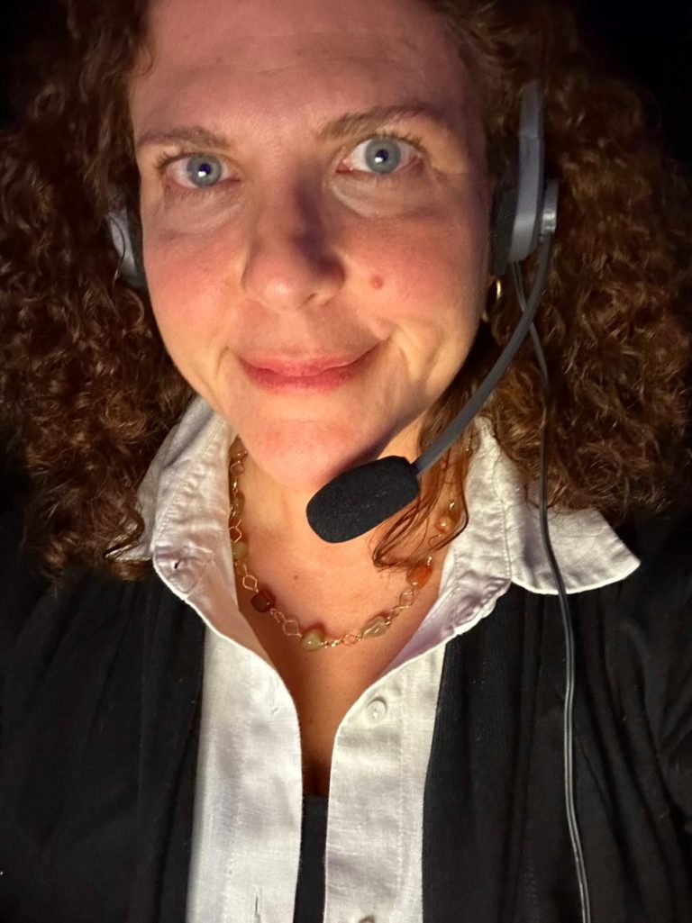 ANA ORENSTEIN BISKERInglês|Português|Espanhol|Hebraico